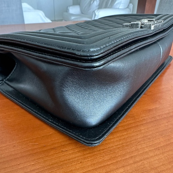 Chanel Boy New Medium 🌟SOLD Locally🌟 - Picture 4 of 11